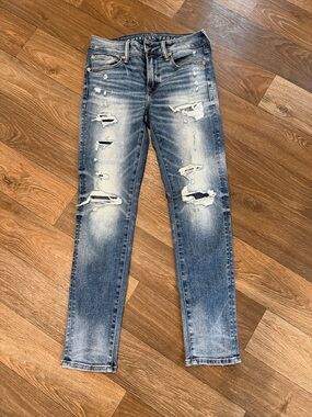 American Eagle Outfitters Light Blue Distressed Skinny Jeans
